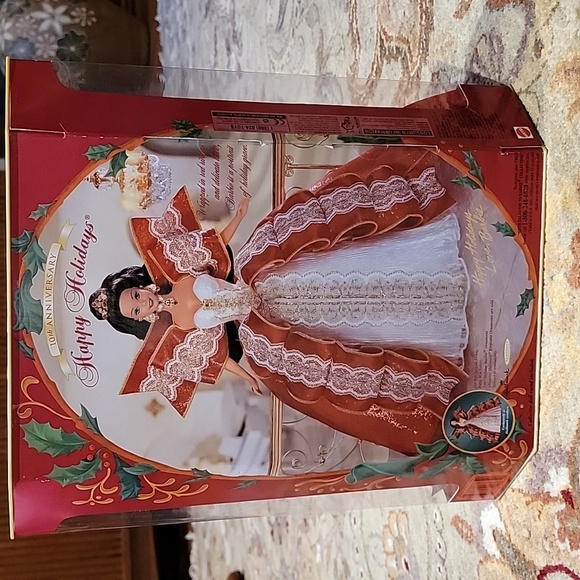 Special Edition 10th Anniversary Holiday Barbie 1997 - Picture 3 of 10
